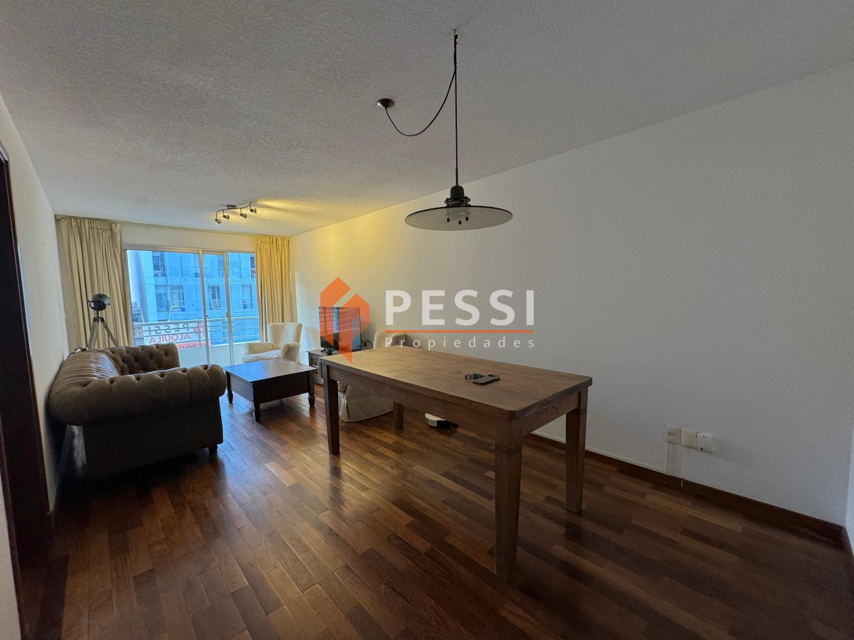 Apartamento ID.2403 - Alquiler apartamento 2 dormitorios con garage en Pocitos 