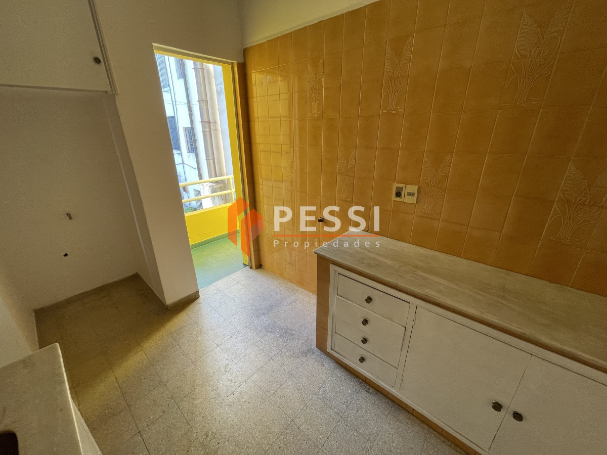 Apartamento ID.2391/Alquiler-apartamento-3-dormitorios-en-Pocitos- - Alquiler apartamento 3 dormitorios en Pocitos 