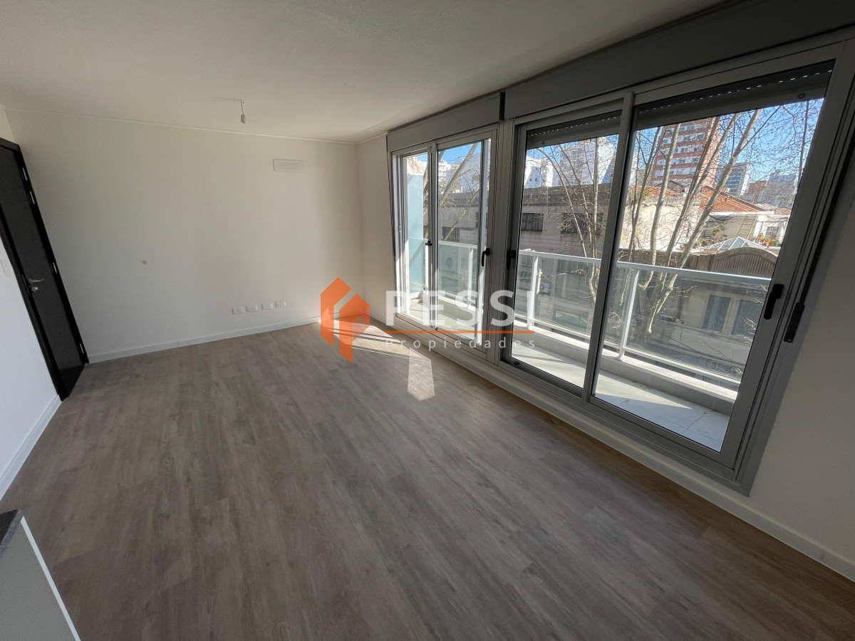 Apartamento ID.2406/Venta-apartamento-2-dormitorios-con-garage-rentado-en-Tres-Cruces - Venta apartamento 2 dormitorios con garage rentado en Tres Cruces