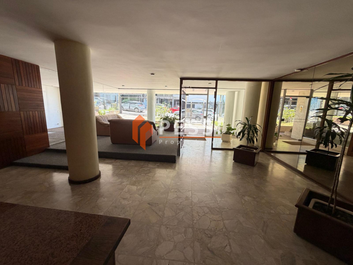 Apartamento ID.2525/Venta-apartamento-3-dormitorios-y-servicio-con-garaje-doble-y-vista-a-la-rambla - Venta apartamento 3 dormitorios y servicio con garaje doble y vista a la rambla