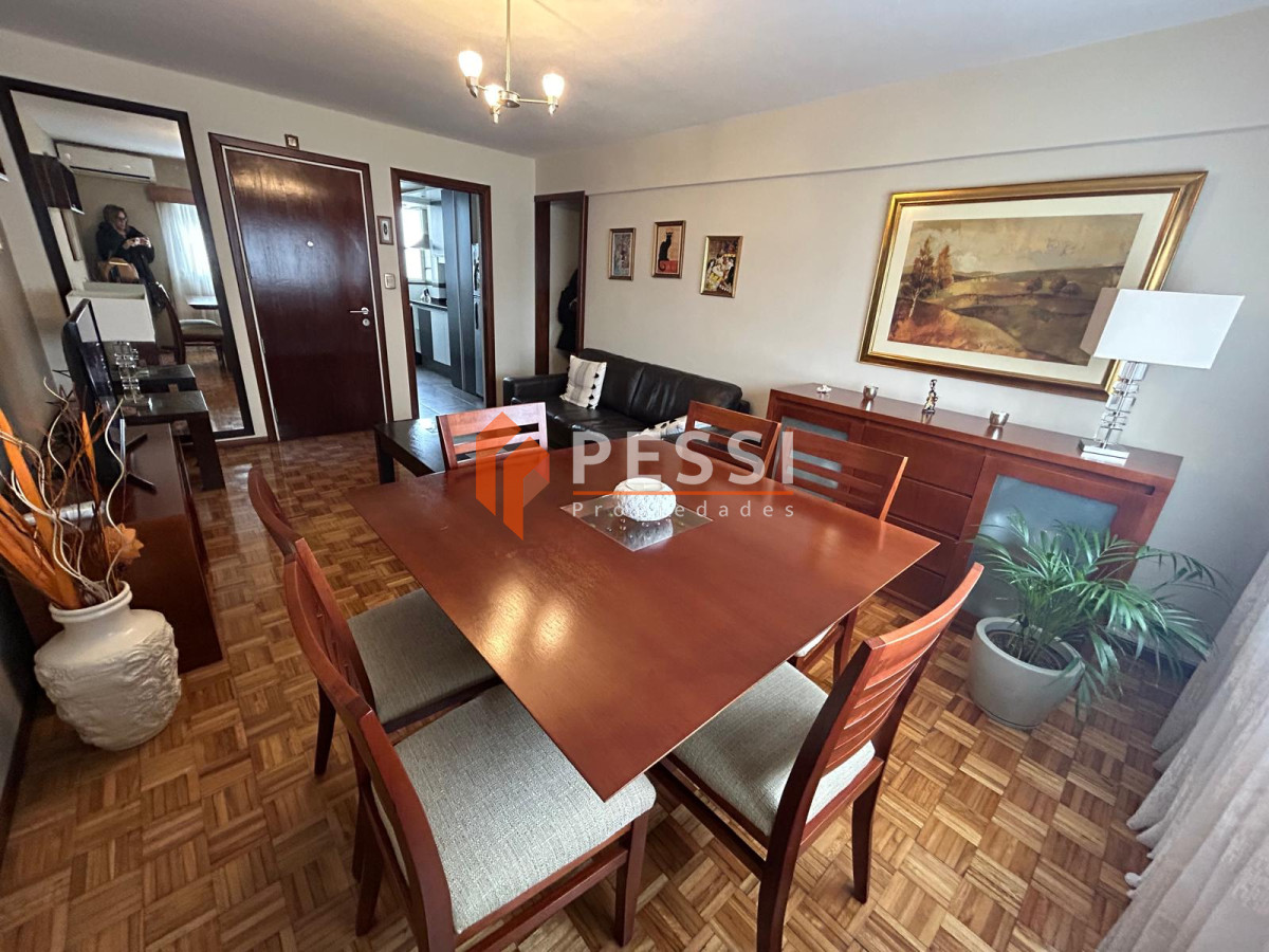 Apartamento ID.2379/Venta-apartamento-2-dormitorios-y-garage-en-pocitos - Venta apartamento 2 dormitorios y garage en pocitos