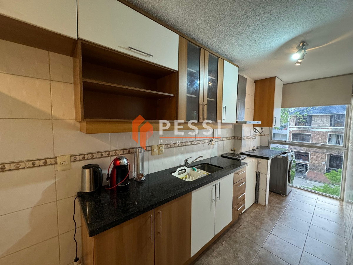 Apartamento ID.2403 - Alquiler apartamento 2 dormitorios con garage en Pocitos 