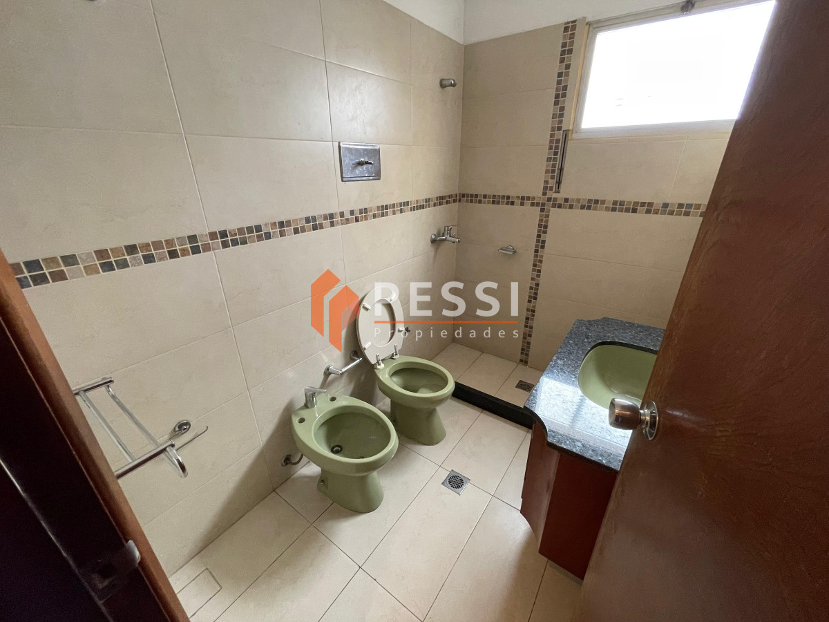 Apartamento ID.2155/Venta-apartamento-1-dormitorio-a-estrenar- - Venta casa de 3 dormitorios, terraza, barbacoa y garage 