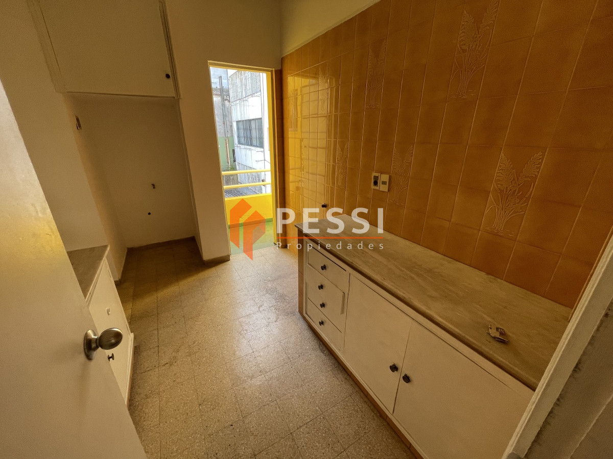 Apartamento ID.2391/Alquiler-apartamento-3-dormitorios-en-Pocitos- - Alquiler apartamento 3 dormitorios en Pocitos 