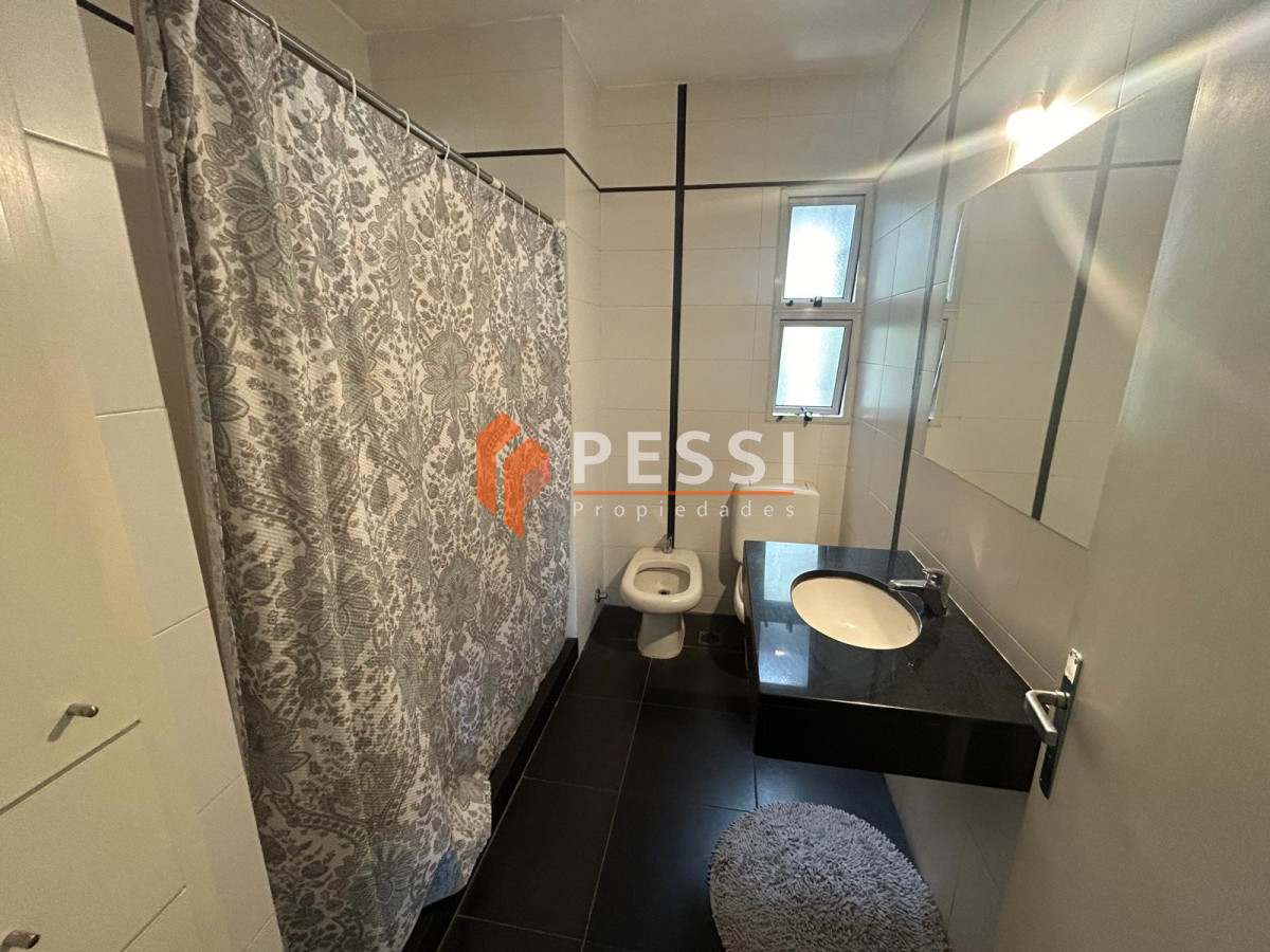 Apartamento ID.2428/Venta-apartamento-3-dormitorios-y-servicio-en-Centro - Venta apartamento 3 dormitorios y servicio en Centro