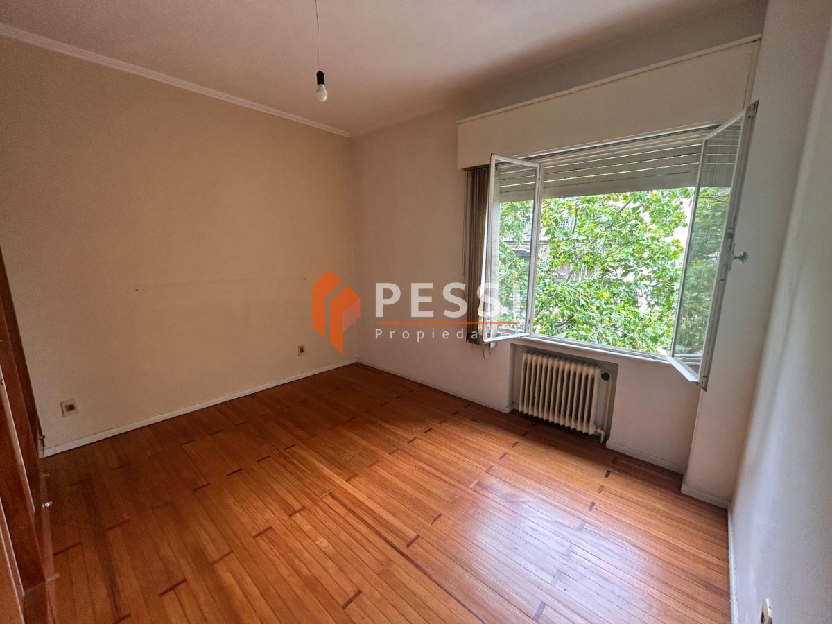 Apartamento ID.2428/Venta-apartamento-3-dormitorios-y-servicio-en-Centro - Venta apartamento 3 dormitorios y servicio en Centro