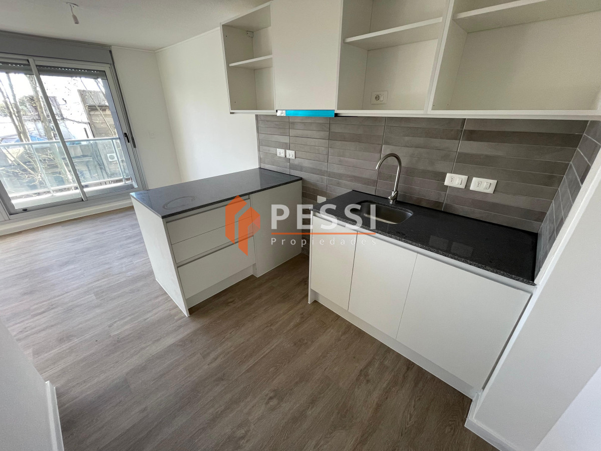Apartamento ID.2406/Venta-apartamento-2-dormitorios-con-garage-rentado-en-Tres-Cruces - Venta apartamento 2 dormitorios con garage rentado en Tres Cruces