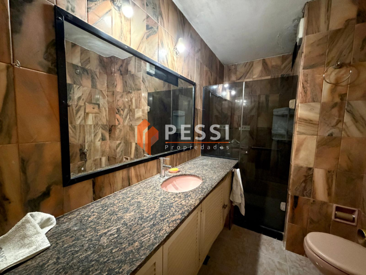 Apartamento ID.2525/Venta-apartamento-3-dormitorios-y-servicio-con-garaje-doble-y-vista-a-la-rambla - Venta apartamento 3 dormitorios y servicio con garaje doble y vista a la rambla