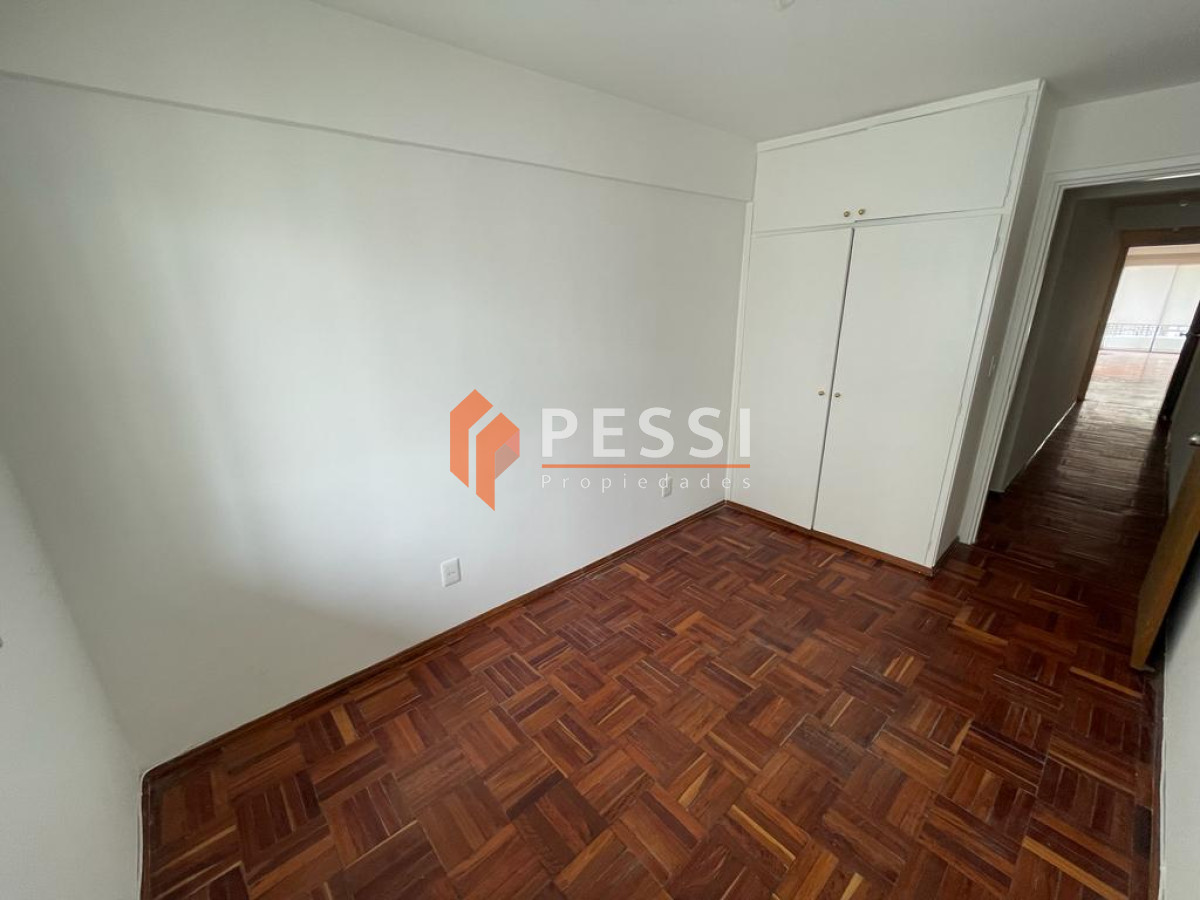 Apartamento ID.2321 - Alquiler apartamento 2 dormitorios y garage en Pocitos 