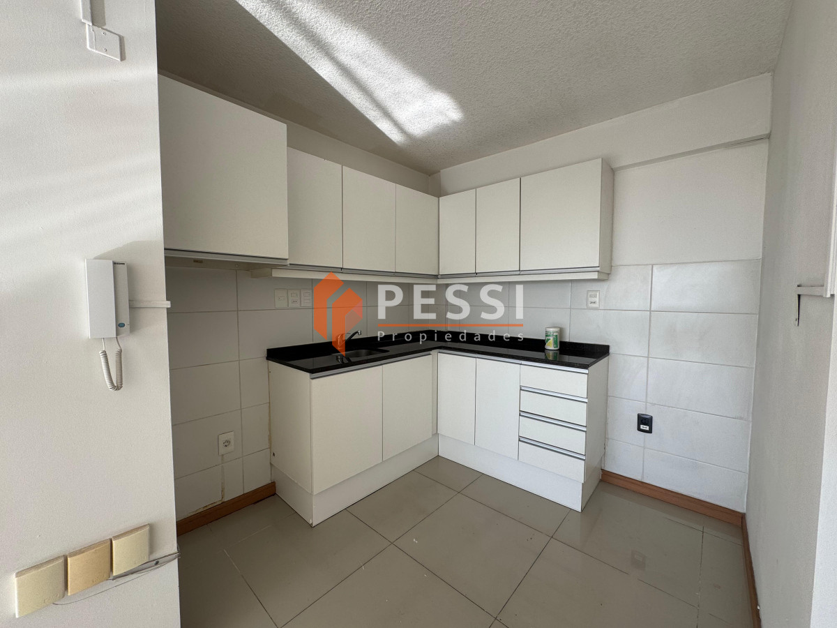Apartamento ID.1492 - Alquiler apartamento 2 dormitorios y terraza en Cordón.