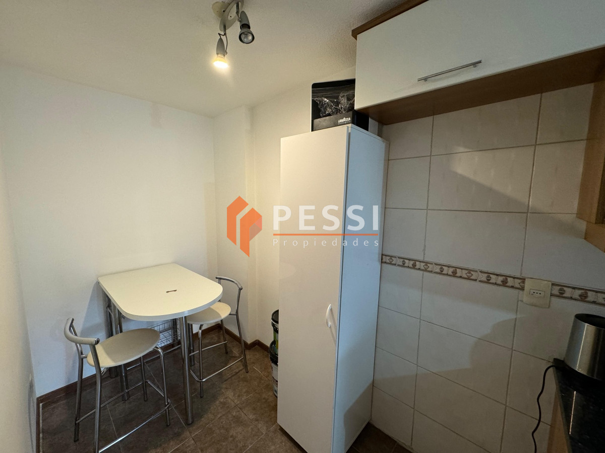 Apartamento ID.2403 - Alquiler apartamento 2 dormitorios con garage en Pocitos 