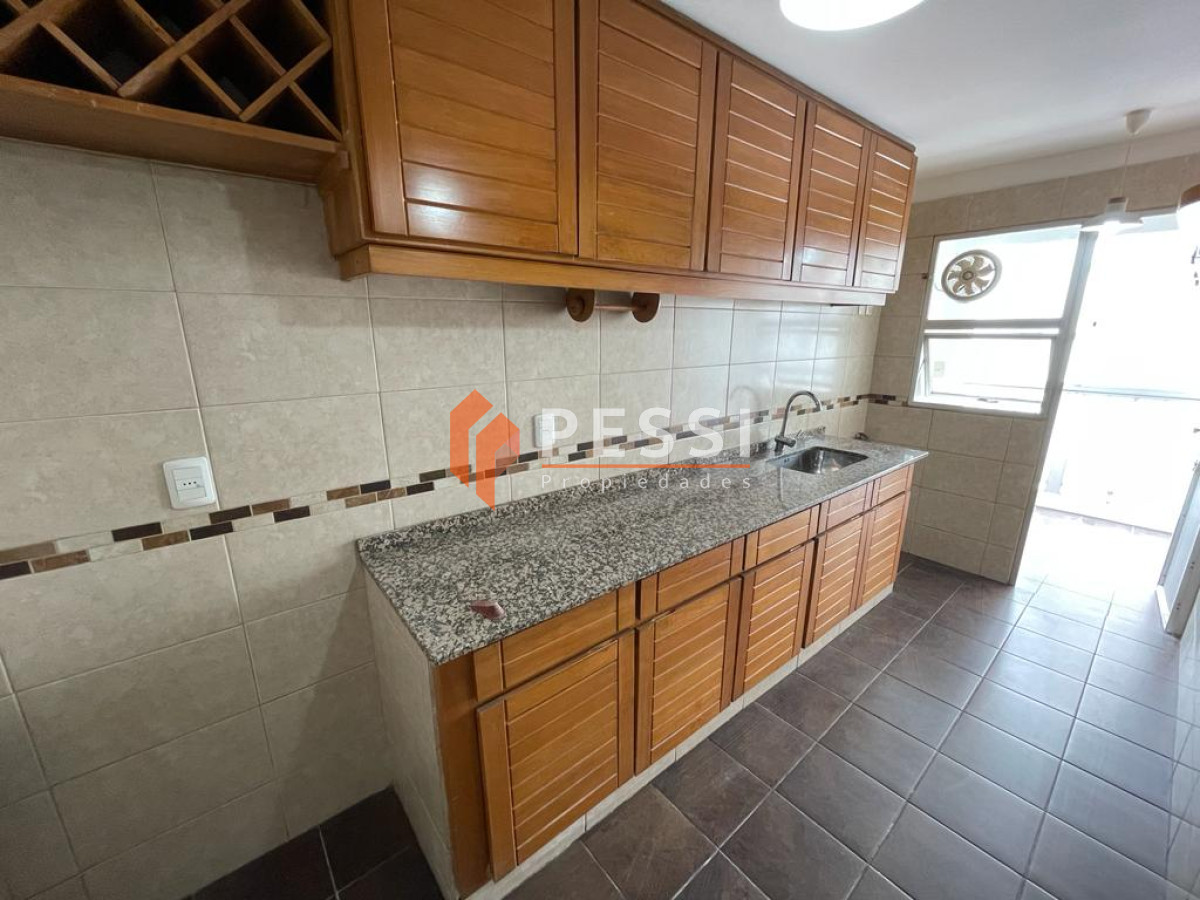 Apartamento ID.2321 - Alquiler apartamento 2 dormitorios y garage en Pocitos 