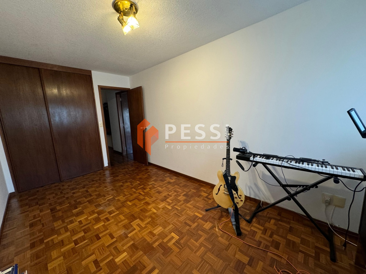 Apartamento ID.2403 - Alquiler apartamento 2 dormitorios con garage en Pocitos 