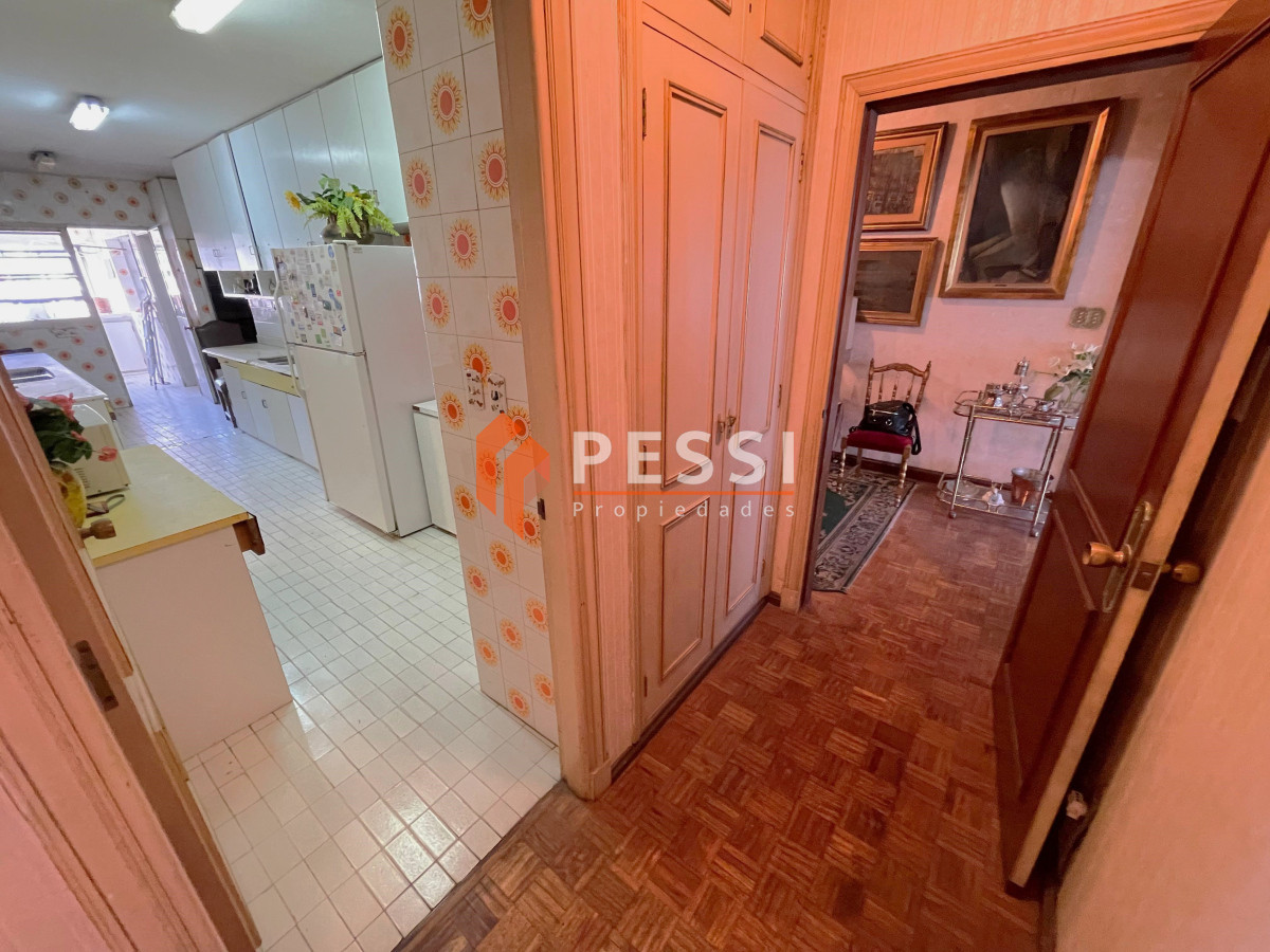 Apartamento ID.2418/Venta-apartamento-4-dormitorios-y-garage-en-Pocitos - Venta apartamento 4 dormitorios y garage en Pocitos