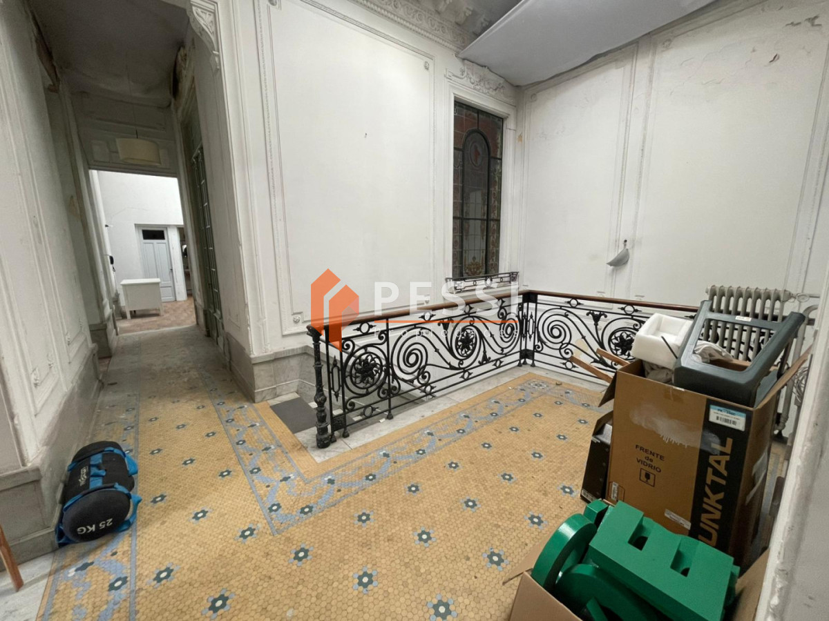 Apartamento ID.2500/Venta-padron-unico,-casa-de-altos-y-2-locales-en-Centro - Venta padron unico, casa de altos y 2 locales en Centro