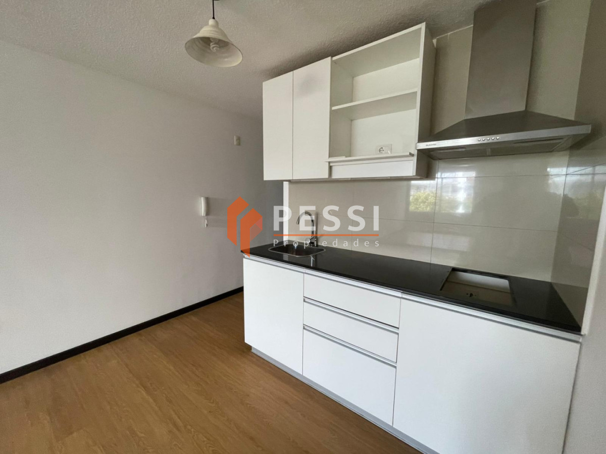 Apartamento ID.1432 - Venta monoambiente con terraza y garage en Pocitos