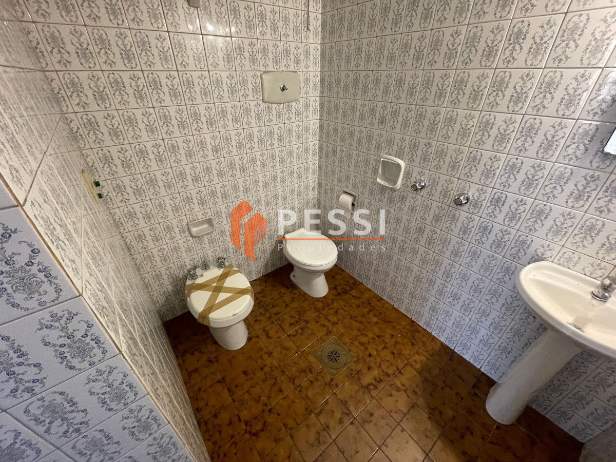 Apartamento ID.2400/Alquiler-Oficina-en-Centro- - Alquiler Oficina en Centro 