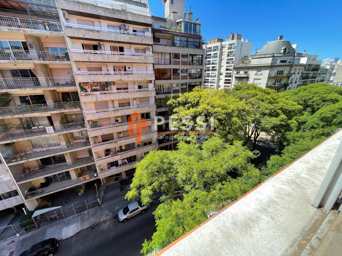 Apartamento ID.2418/Venta-apartamento-4-dormitorios-y-garage-en-Pocitos - Venta apartamento 4 dormitorios y garage en Pocitos