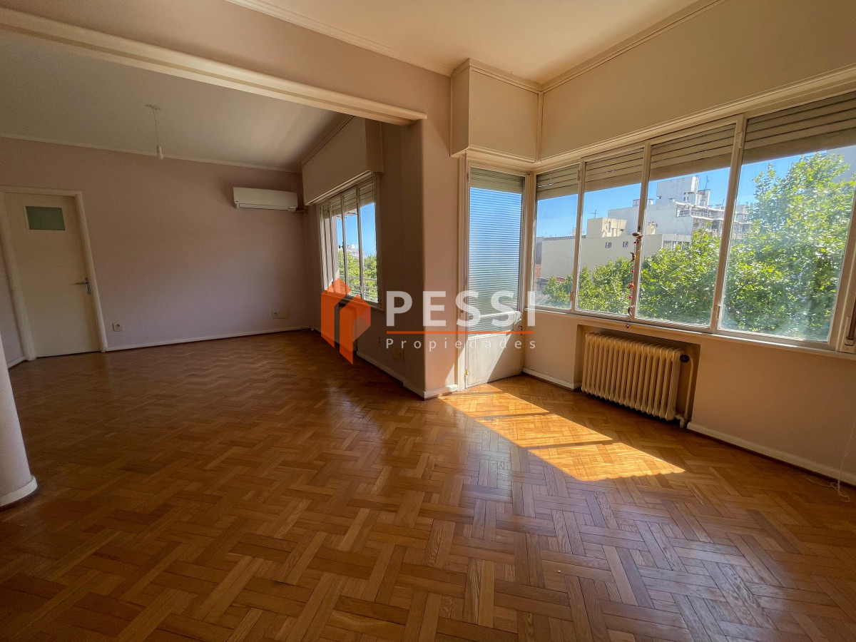Apartamento ID.2428/Venta-apartamento-3-dormitorios-y-servicio-en-Centro - Venta apartamento 3 dormitorios y servicio en Centro