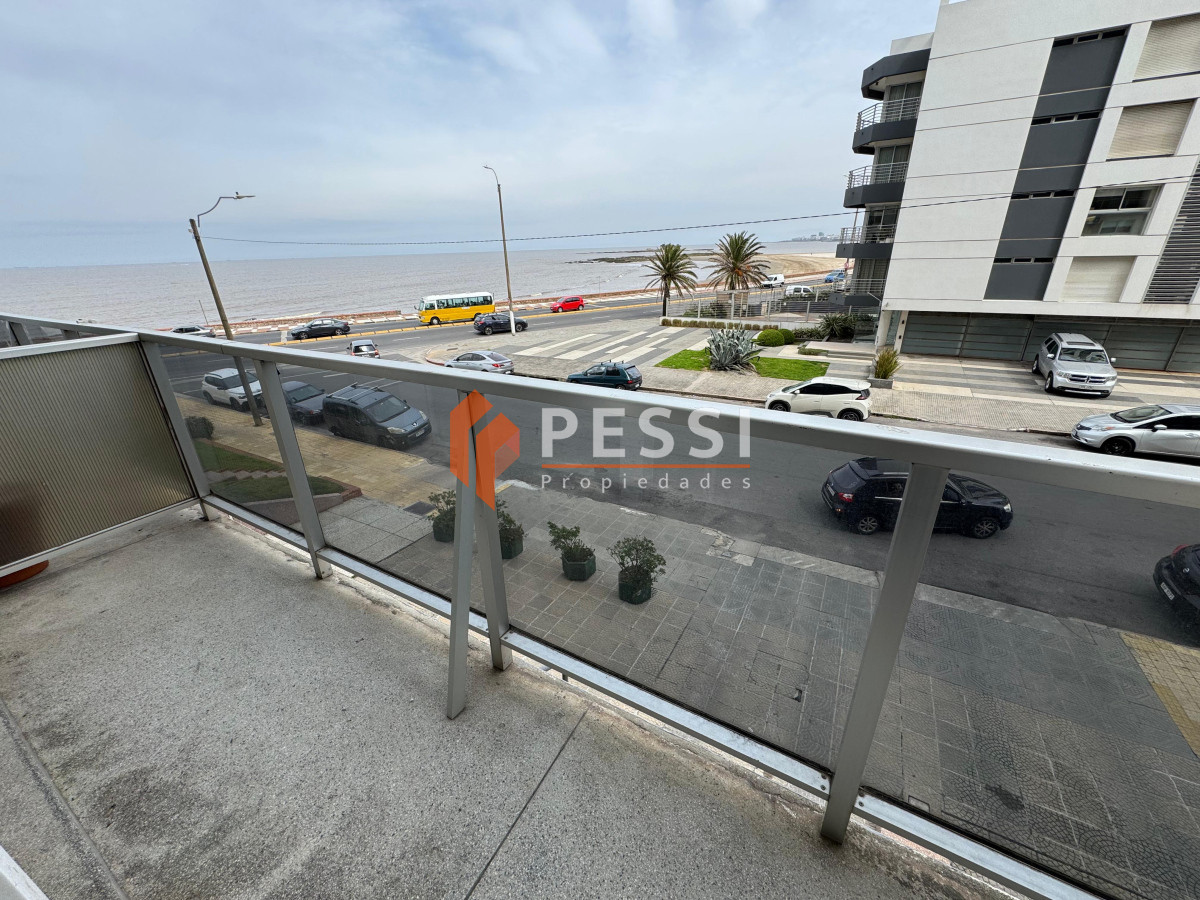 Apartamento ID.1438 - Venta apartamento 2 dormitorios con vista a la rambla y garage en Malvin 