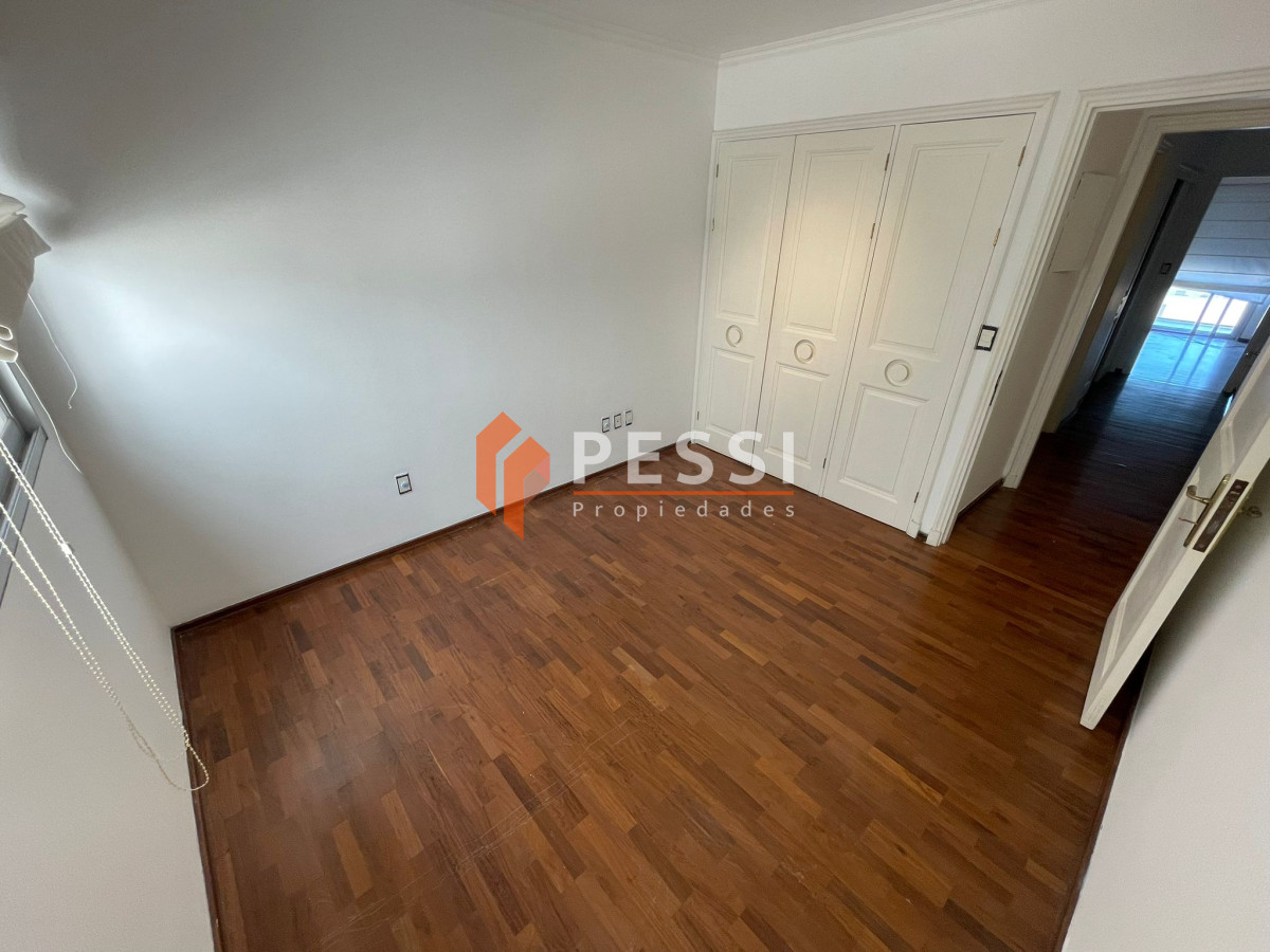 Apartamento ID.1072/Venta-Apartamento-con-renta,-3-Dormitorios-y-terraza-frente-al-mar-en-Punta-Carretas - Venta Apartamento con renta, 3 Dormitorios y terraza frente al mar en Punta Carretas