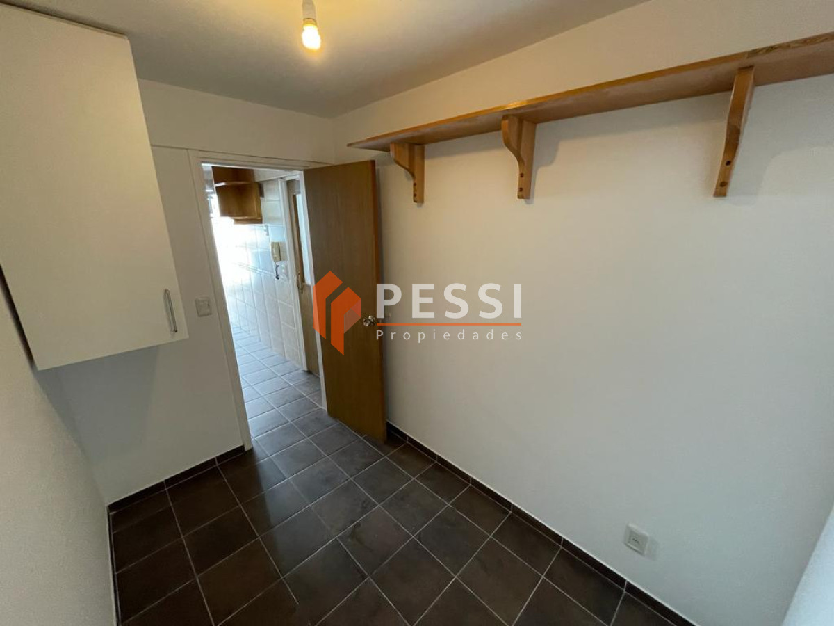 Apartamento ID.2321 - Alquiler apartamento 2 dormitorios y garage en Pocitos 