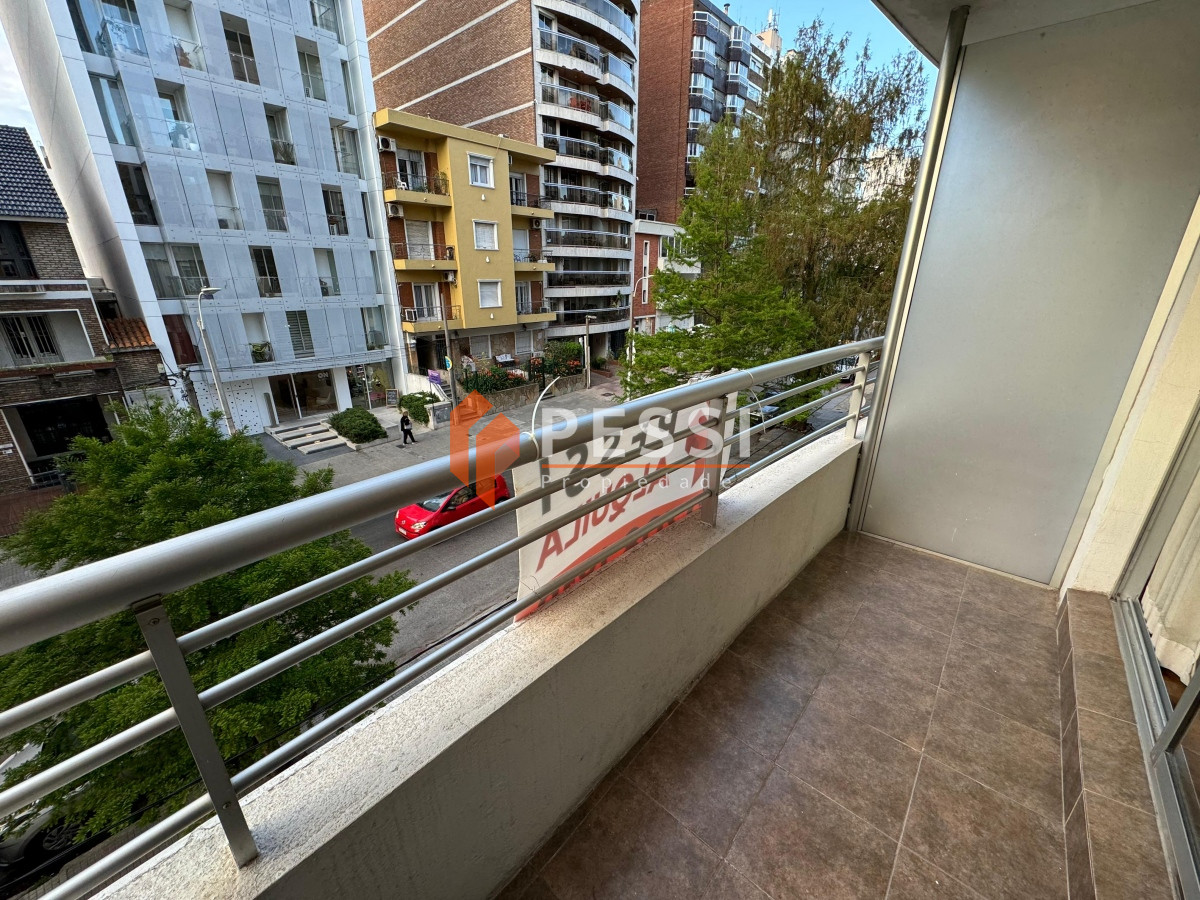 Apartamento ID.2403 - Alquiler apartamento 2 dormitorios con garage en Pocitos 