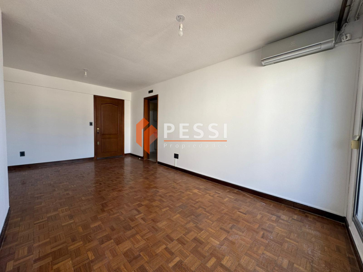 Apartamento ID.2198 - Alquiler apartamento 2 dormitorios y garage en Pocitos