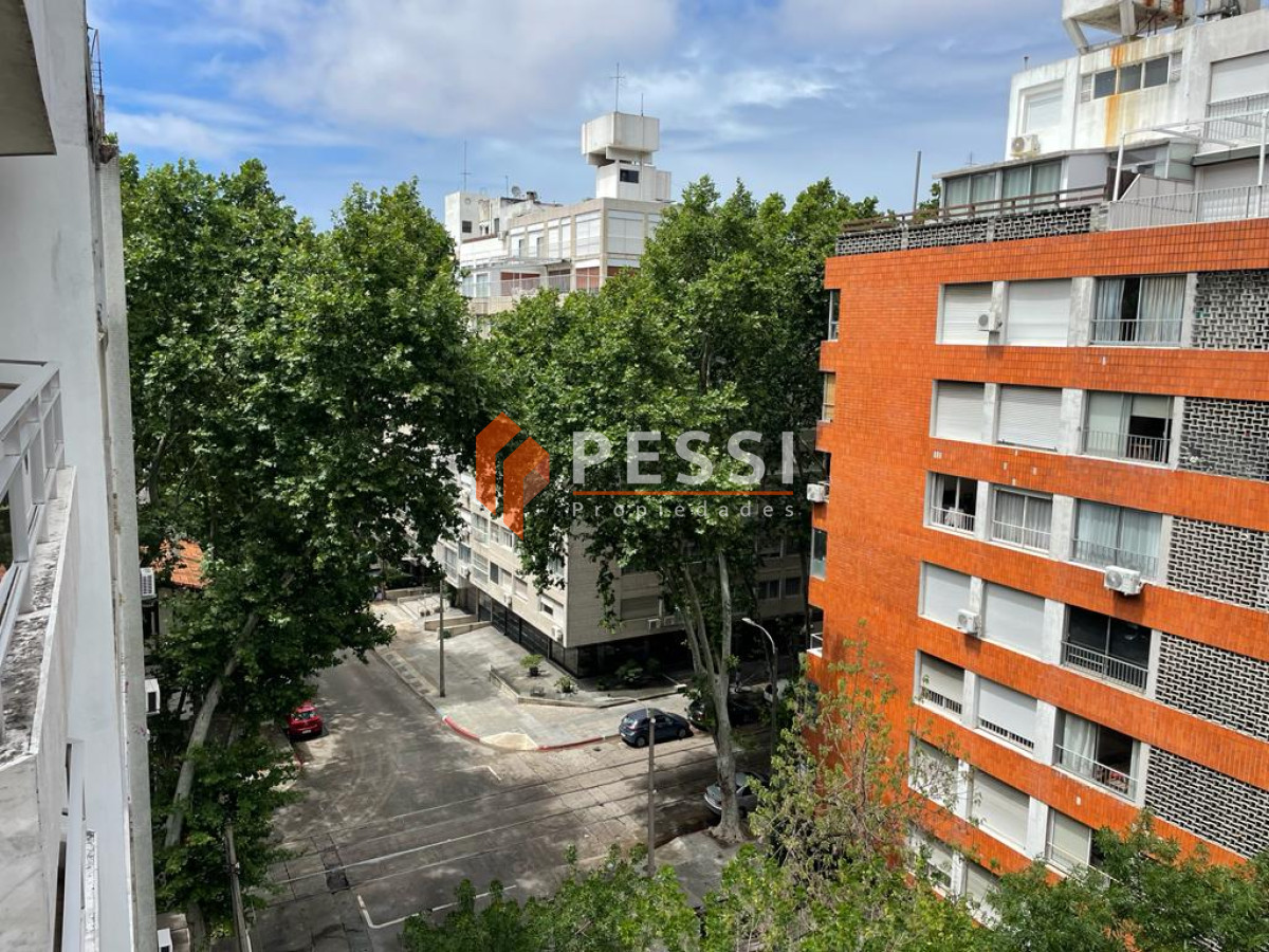 Apartamento ID.2321 - Alquiler apartamento 2 dormitorios y garage en Pocitos 