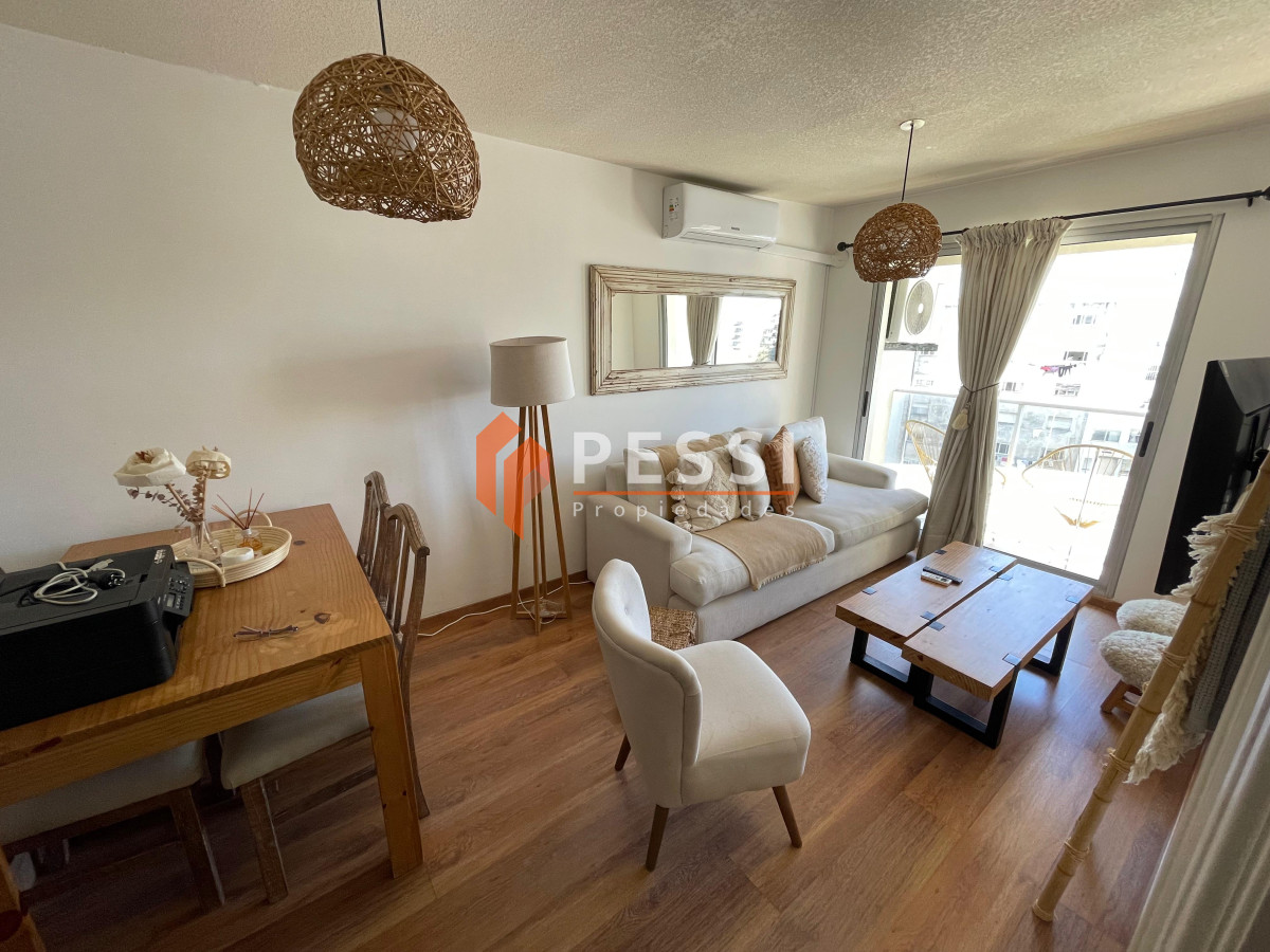 Apartamento ID.2486/Alquiler-apartamento-1-dormitorio-con-balcón-y-garage-en-Pocitos - Alquiler apartamento 1 dormitorio con balcón y garage en Pocitos