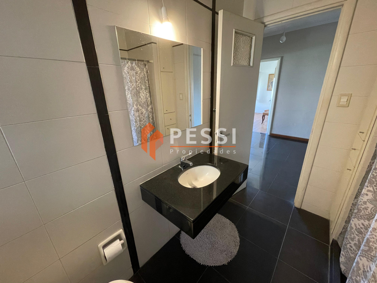 Apartamento ID.2428/Venta-apartamento-3-dormitorios-y-servicio-en-Centro - Venta apartamento 3 dormitorios y servicio en Centro