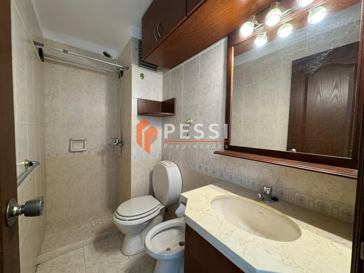 Apartamento ID.2198 - Alquiler apartamento 2 dormitorios y garage en Pocitos