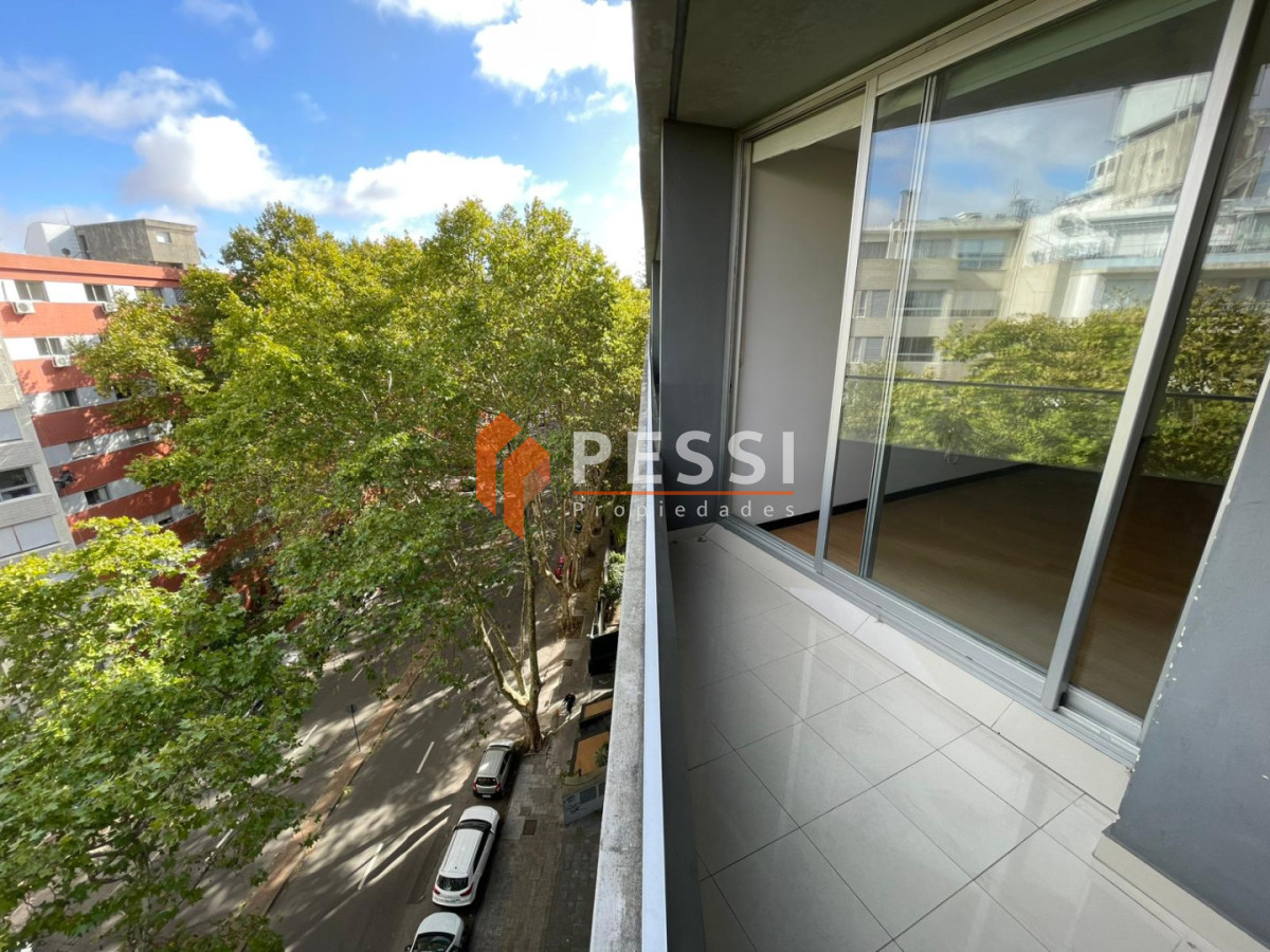Apartamento ID.1432 - Venta monoambiente con terraza y garage en Pocitos