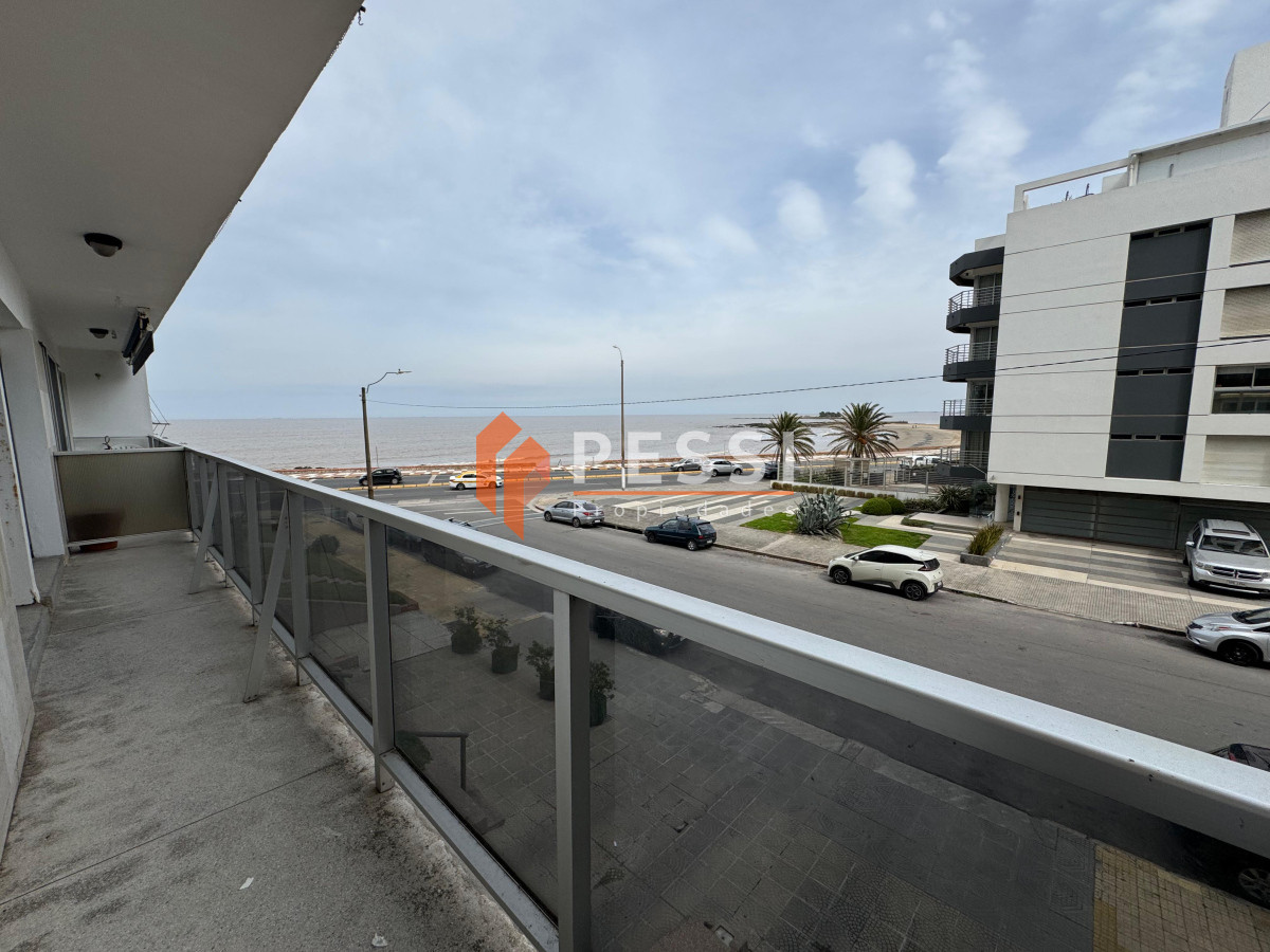Apartamento ID.1438 - Venta apartamento 2 dormitorios con vista a la rambla y garage en Malvin 
