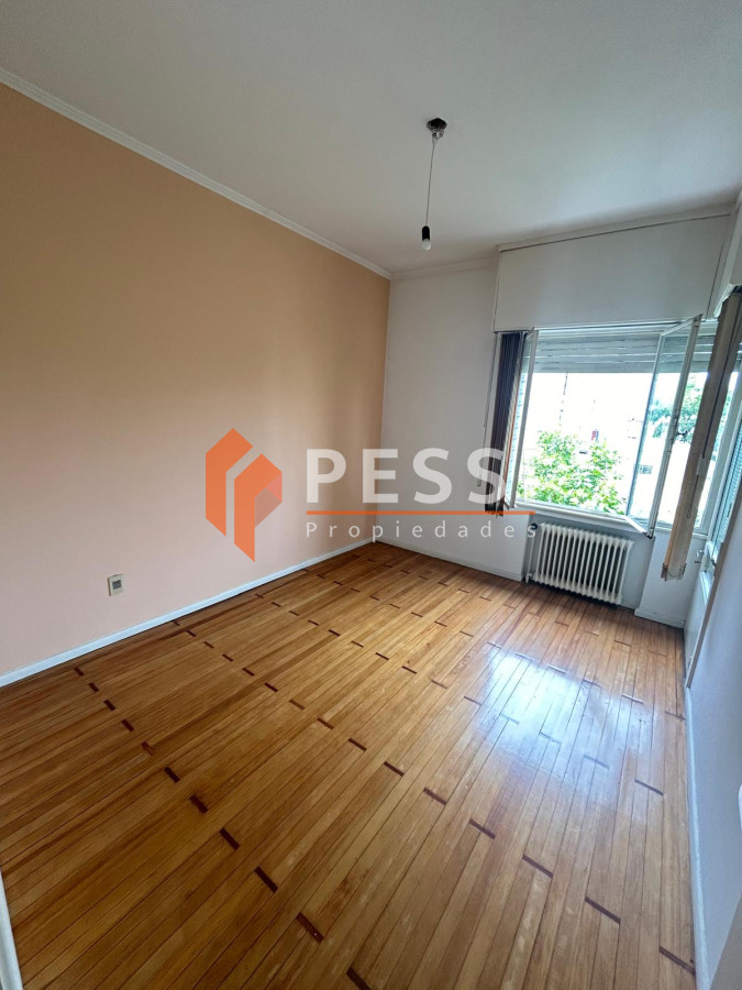 Apartamento ID.2428/Venta-apartamento-3-dormitorios-y-servicio-en-Centro - Venta apartamento 3 dormitorios y servicio en Centro