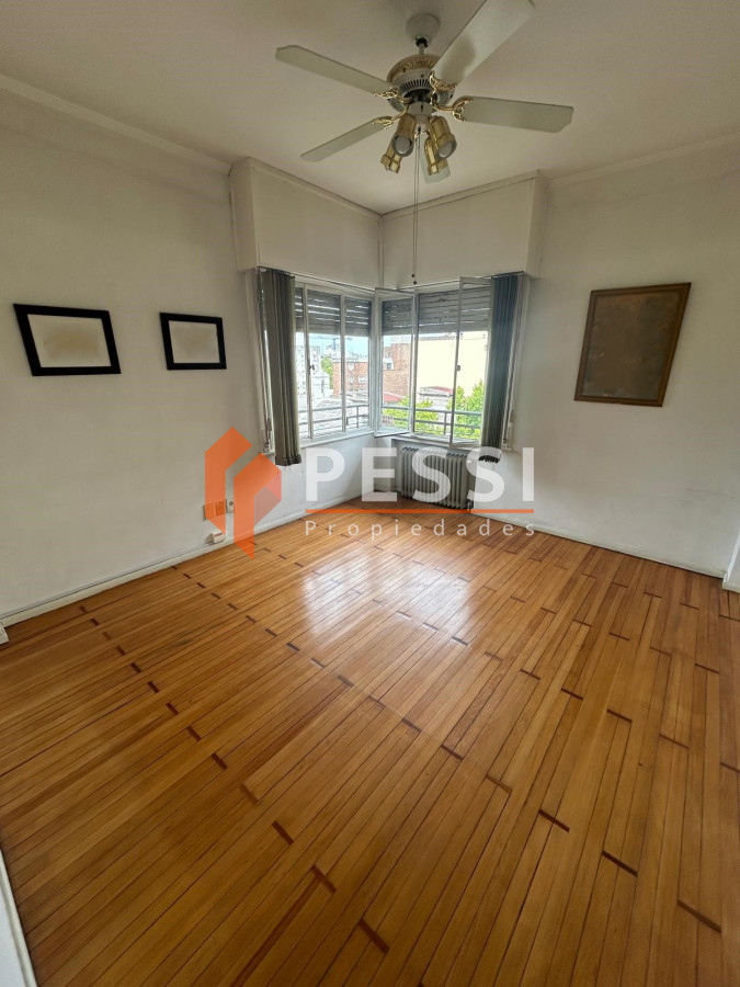 Apartamento ID.2428/Venta-apartamento-3-dormitorios-y-servicio-en-Centro - Venta apartamento 3 dormitorios y servicio en Centro