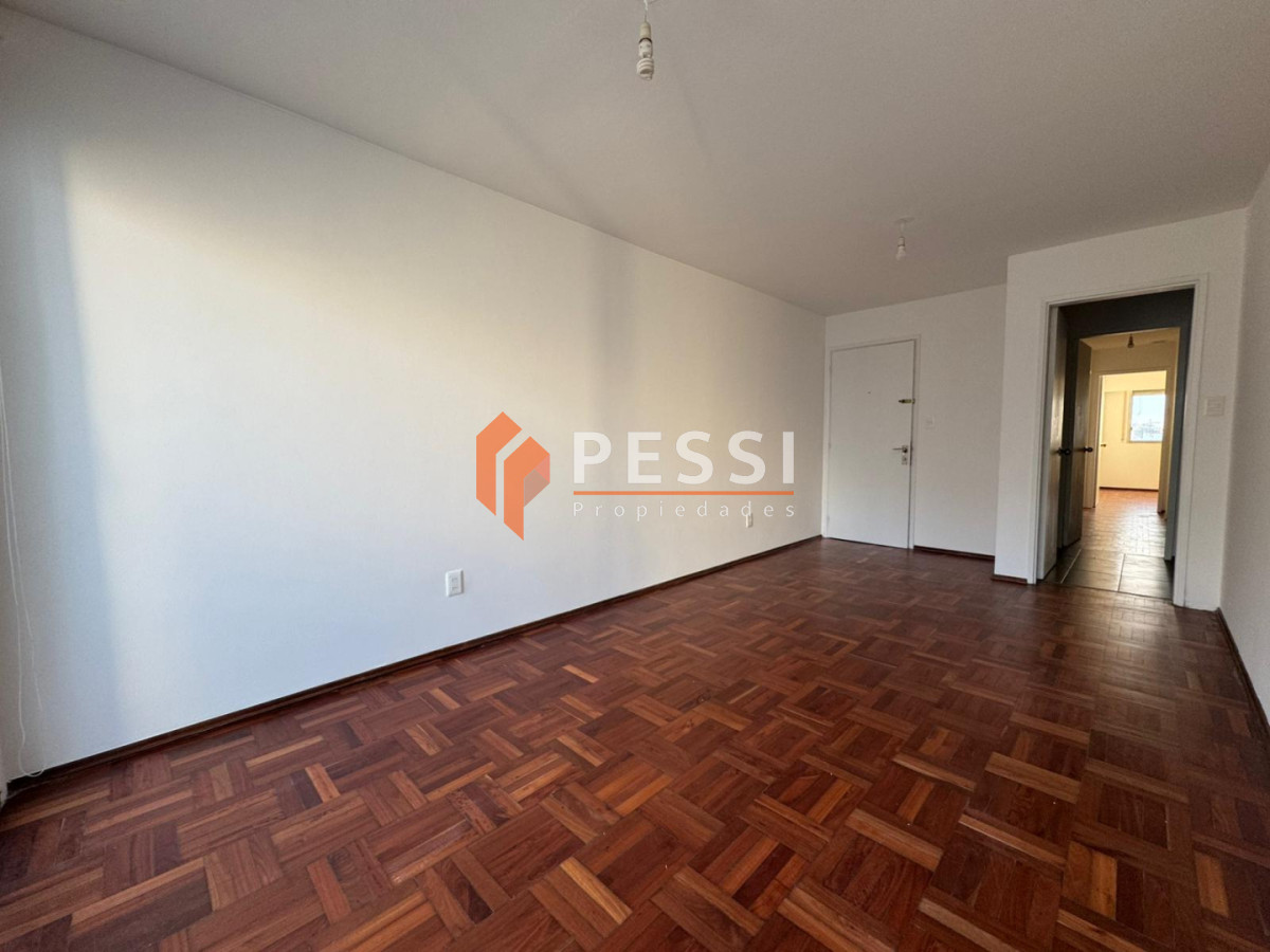 Apartamento ID.1137 - Alquiler apartamento 2 dormitorios con balcón en Punta Carretas 