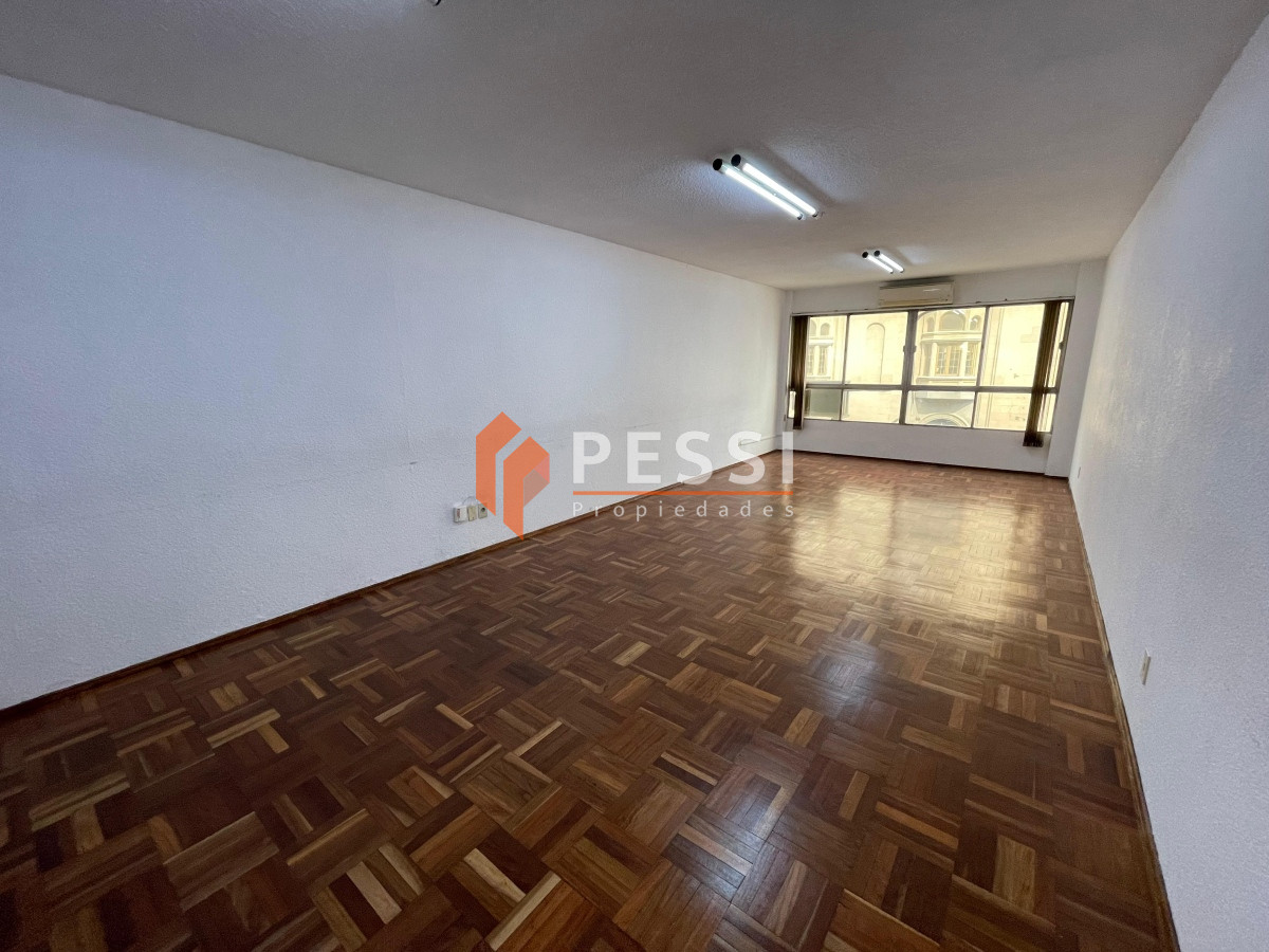 Apartamento ID.2400/Alquiler-Oficina-en-Centro- - Alquiler Oficina en Centro 