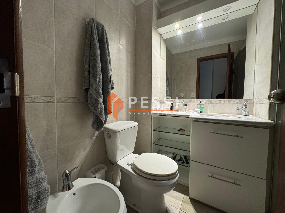 Apartamento ID.2403 - Alquiler apartamento 2 dormitorios con garage en Pocitos 