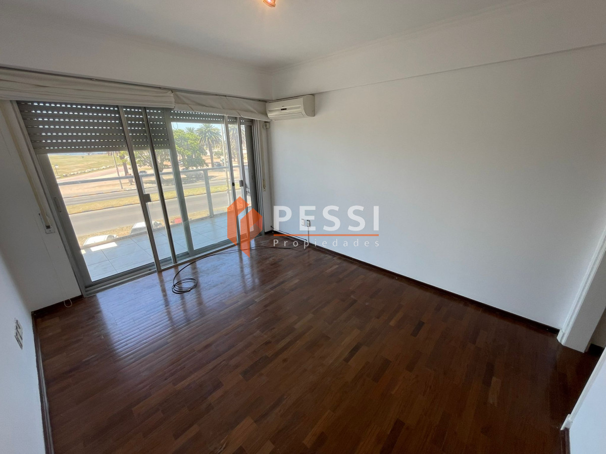 Apartamento ID.1072/Venta-Apartamento-con-renta,-3-Dormitorios-y-terraza-frente-al-mar-en-Punta-Carretas - Venta Apartamento con renta, 3 Dormitorios y terraza frente al mar en Punta Carretas