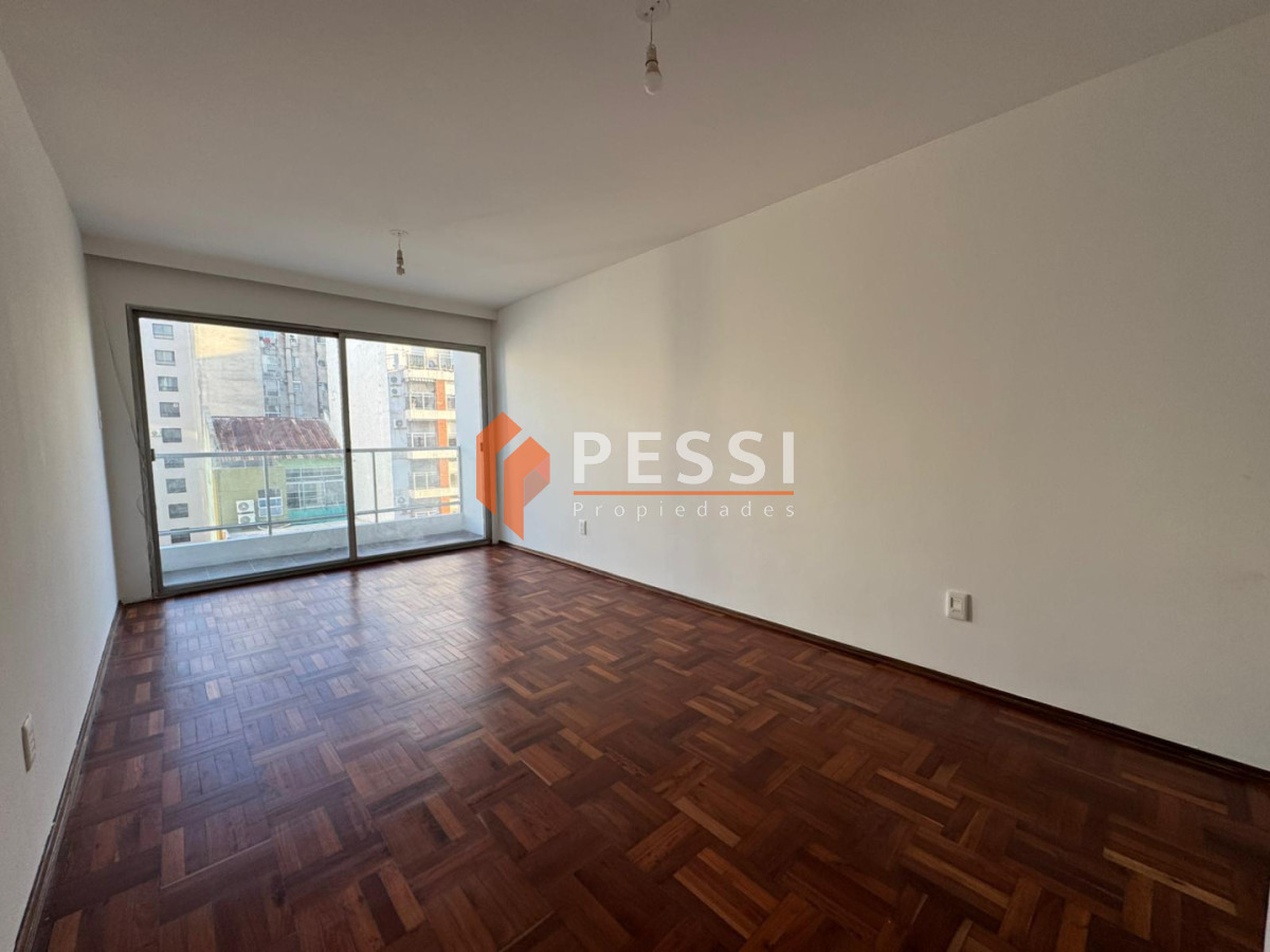 Apartamento ID.1137 - Alquiler apartamento 2 dormitorios con balcón en Punta Carretas 
