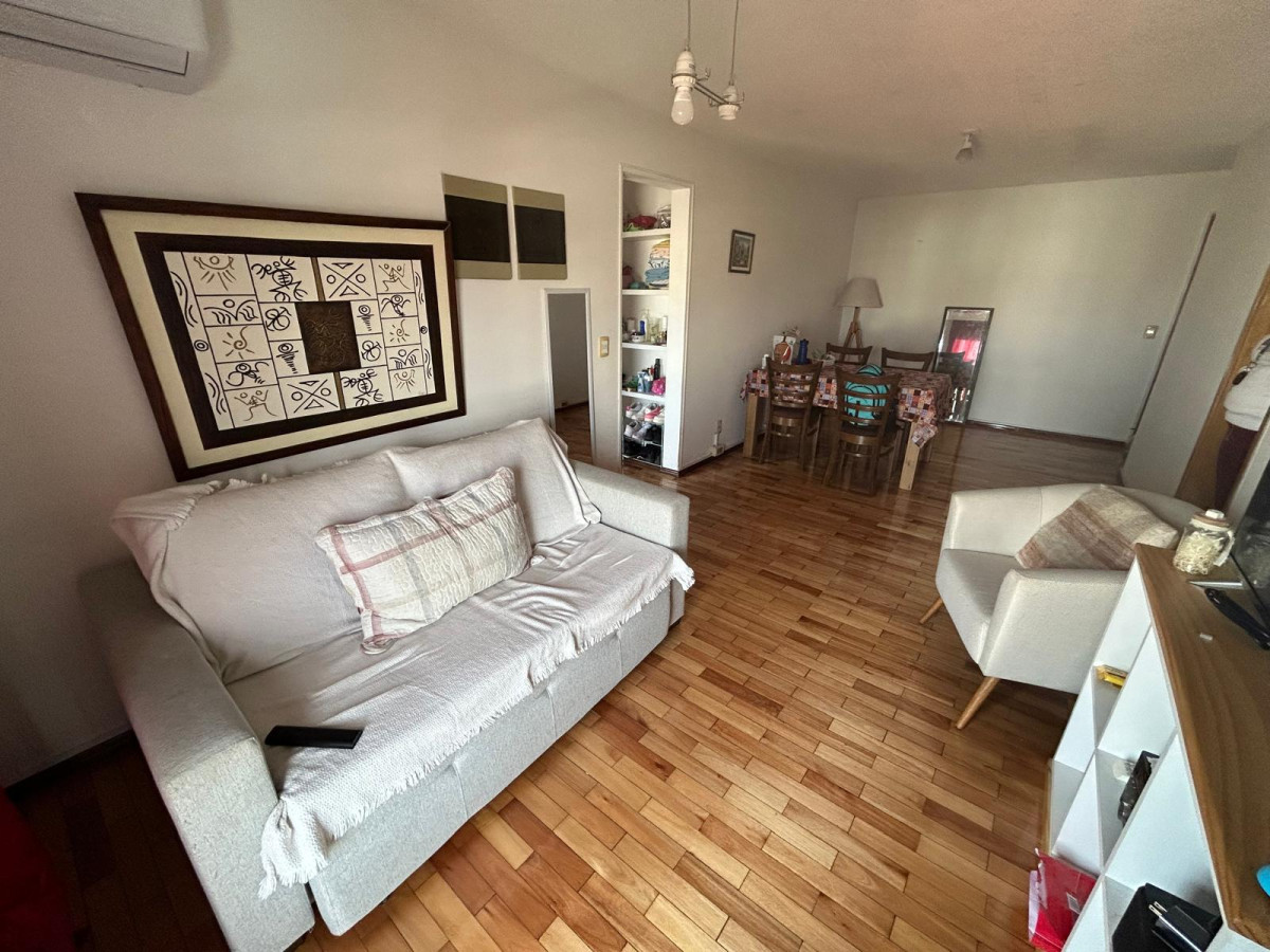 Venta apartamento de 1 dormitorio con garage en Aguada