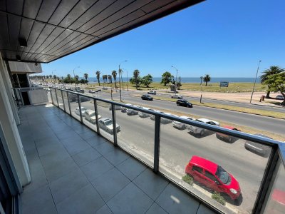 Venta Apartamento 3 Dormitorios y terraza frente al mar en Punta Carretas