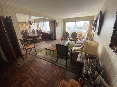 Venta apartamento 3 domitorios y garage en Pocitos