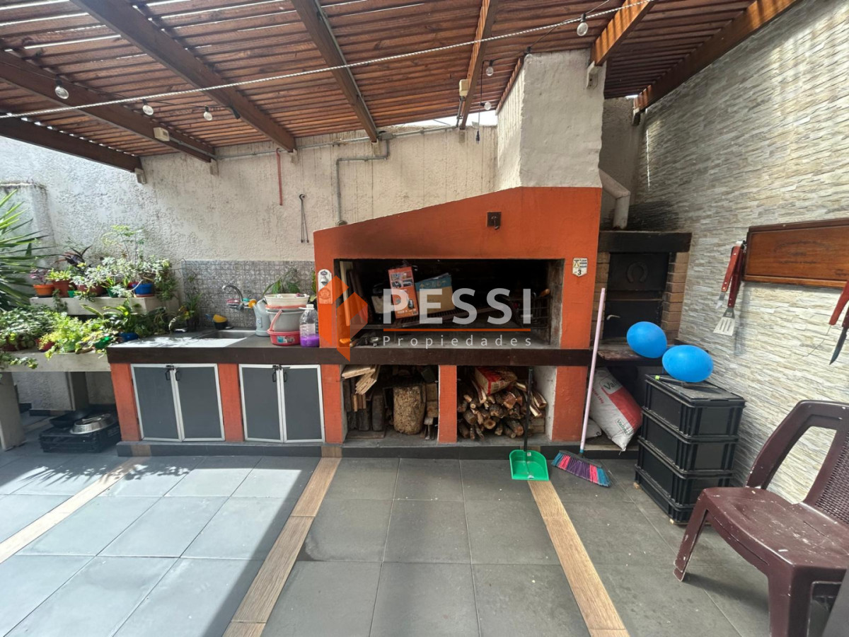 Casa ID.2483/Venta-casa-3-dormitorios-y-apartamento-al-fondo-rentado-en-Brazo-Oriental- - Venta casa 3 dormitorios y apartamento al fondo rentado en Brazo Oriental 