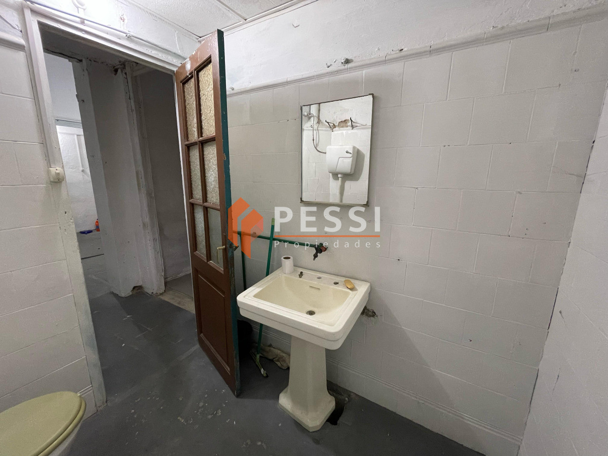 Casa ID.2479/Venta-casa-a-reciclar-padrón-unico-en-Jacinto-Vera - Venta casa a reciclar padrón unico en Jacinto Vera