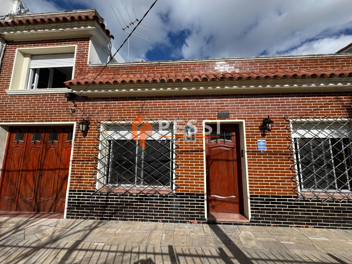 Casa ID.2476 - Alquiler Casa 3 Dormitorios con garage y fondo en Parque Batlle