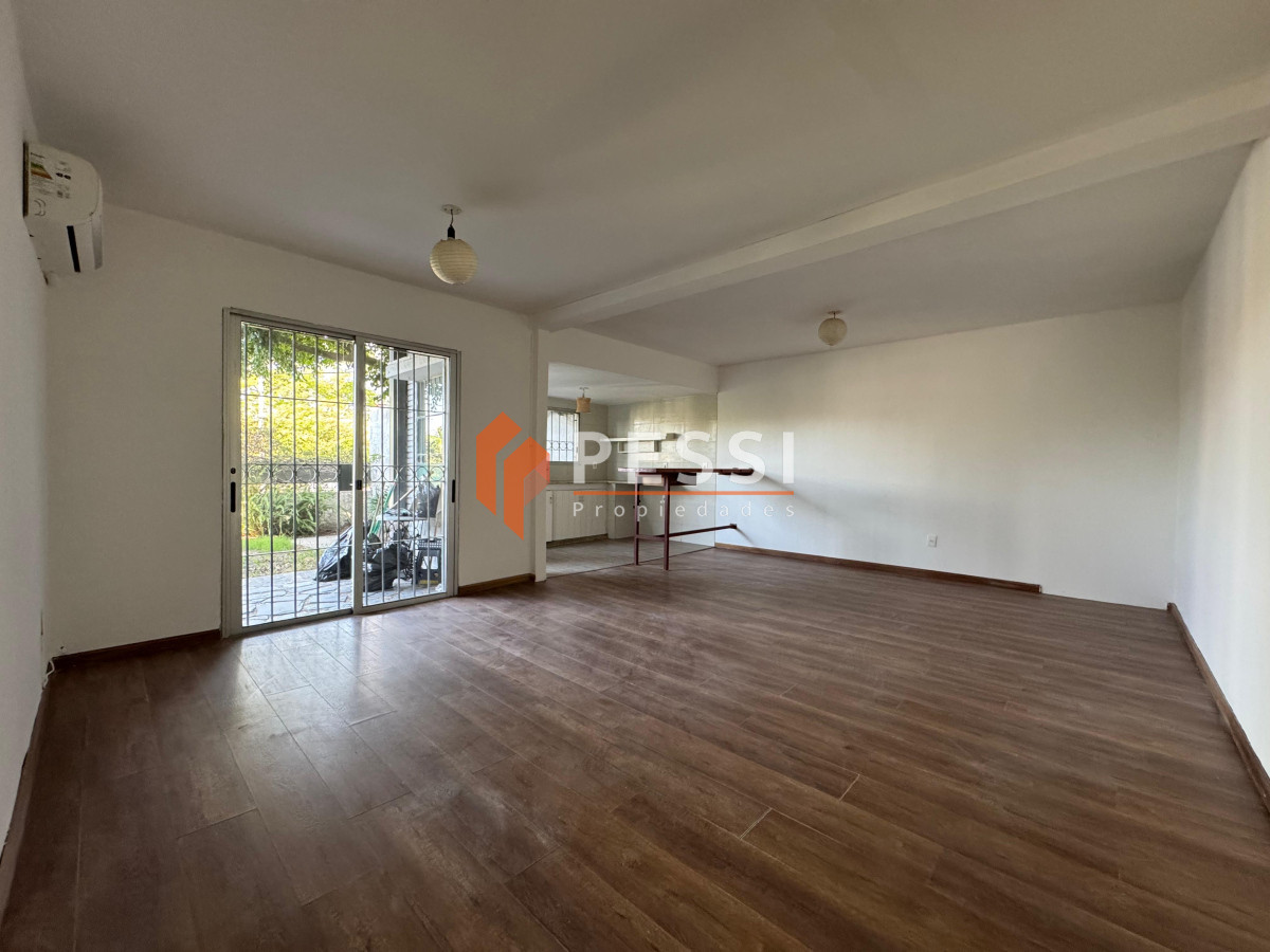 Casa ID.1292 - Alquiler Casa 2 dormitorios con garage y jardín en Carrasco 