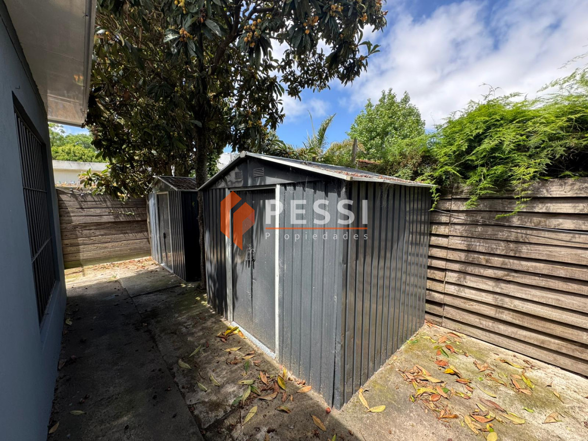 Casa ID.2498 - Alquiler Casa 3 dormitorios con parrillero y garage en Parque Miramar