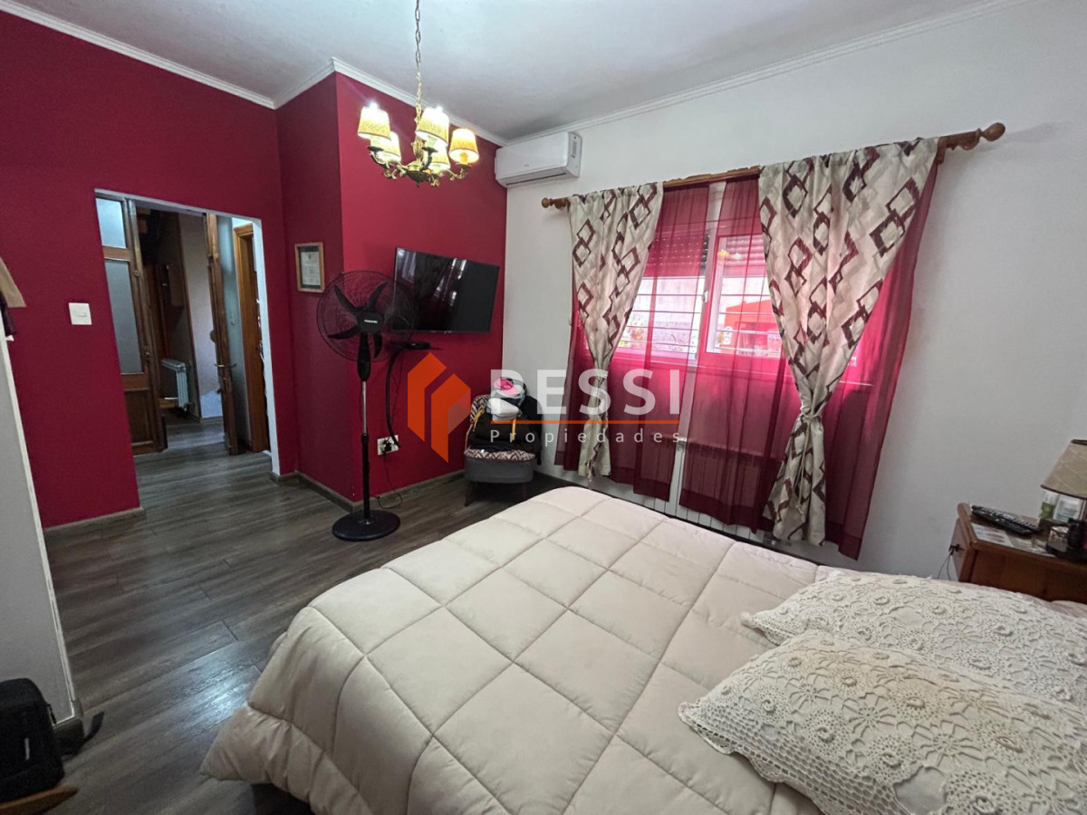 Casa ID.2483/Venta-casa-3-dormitorios-y-apartamento-al-fondo-rentado-en-Brazo-Oriental- - Venta casa 3 dormitorios y apartamento al fondo rentado en Brazo Oriental 